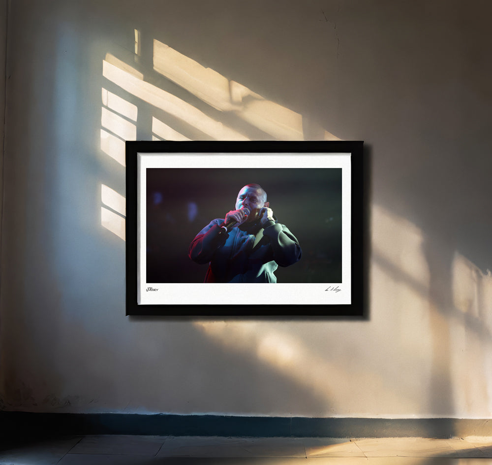 Shaun Ryder Singing on Stage 'Dysfunktional Uncle' - Limited Edition Print